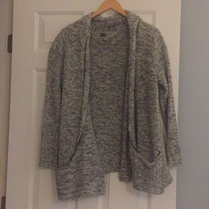 Open sweater with pockets